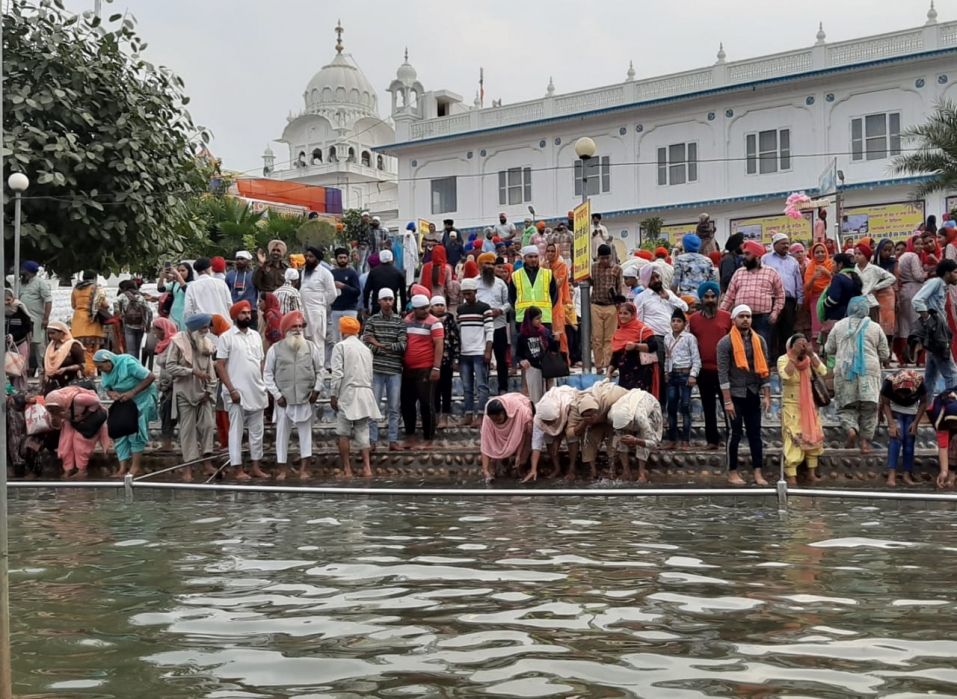 दशकों बाद संगत की पवित्र वेईं में स्नान की इच्छा हुई पूरी